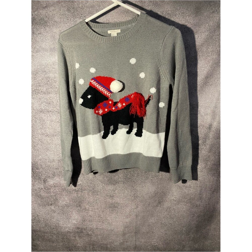 Forever 21 Gray Sweater with Red Accent